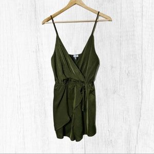 Tobi Army Green V-Neck Sleeveless Romper